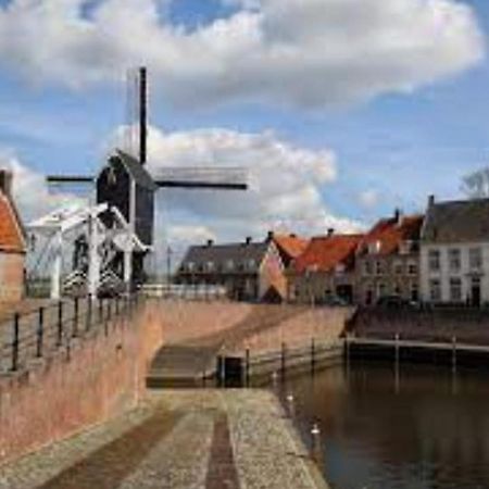 Bnb Onder De Blauwe Hemel Bed & Breakfast Vlijmen Exterior photo